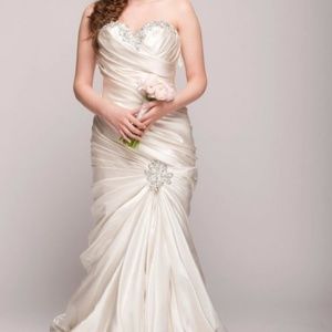 Pnina Tornai Wedding Dress Sweetheart Neckline Mermaid Gown Altered Size 4